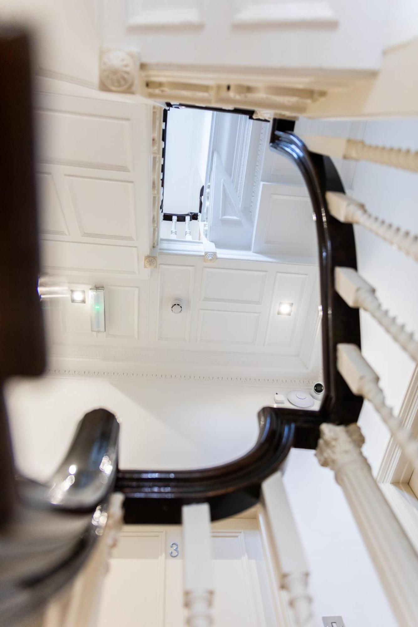 The Chapter - Mayfair Residences Лондон Экстерьер фото