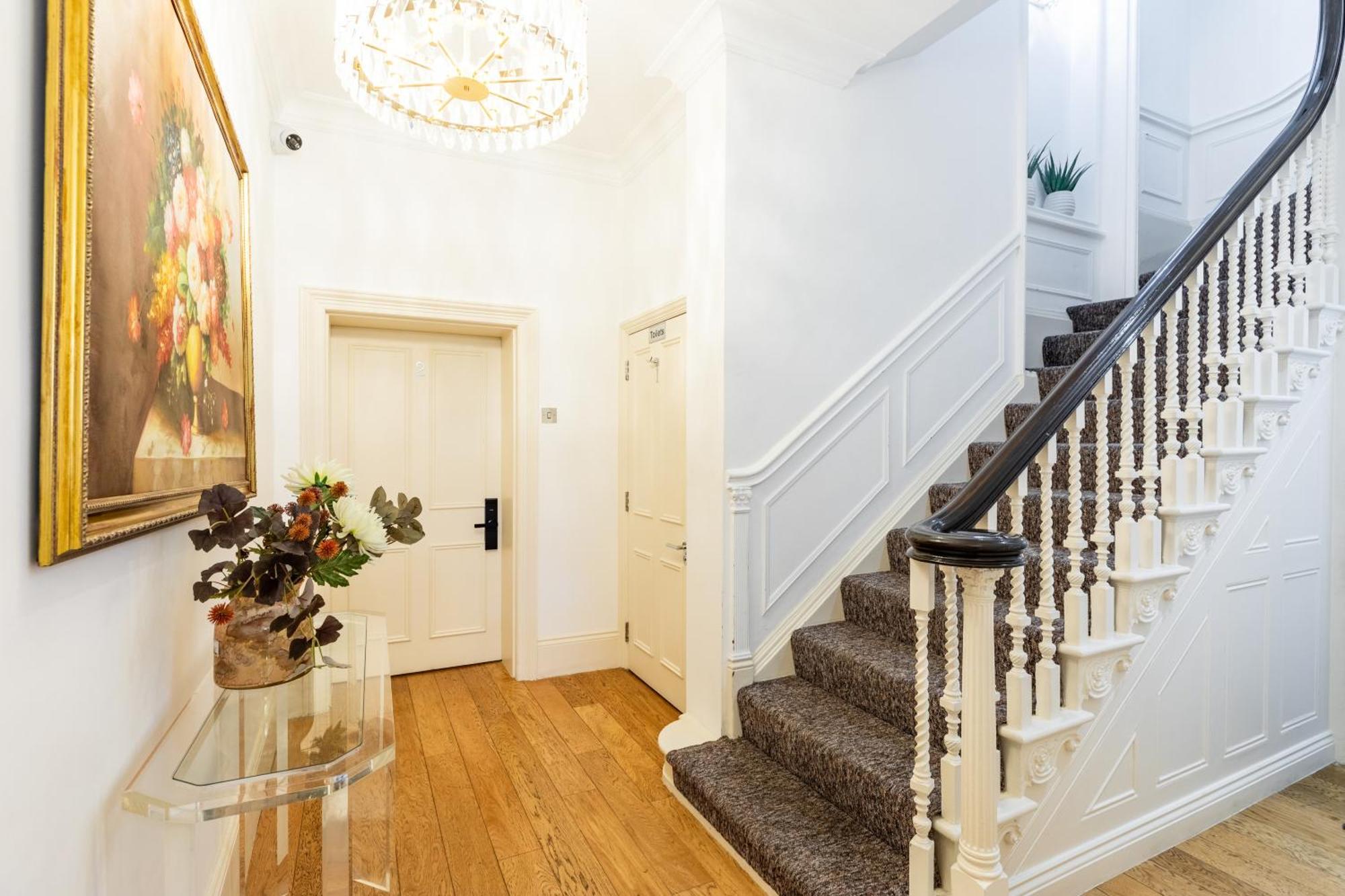 The Chapter - Mayfair Residences Лондон Экстерьер фото