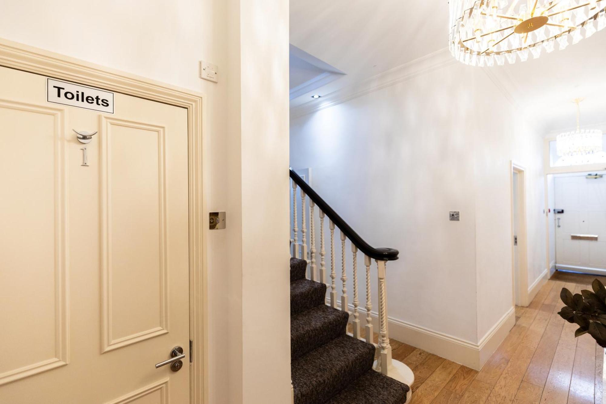 The Chapter - Mayfair Residences Лондон Экстерьер фото