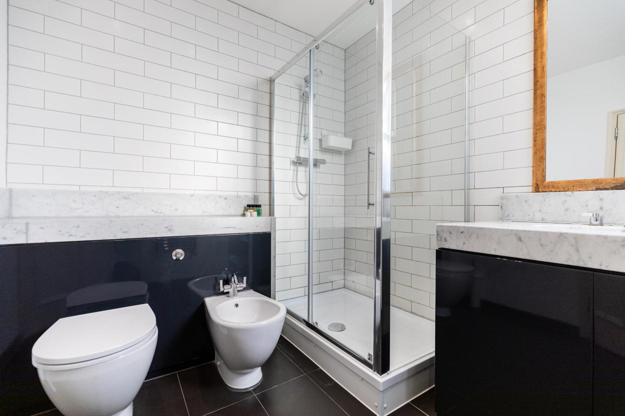 The Chapter - Mayfair Residences Лондон Экстерьер фото