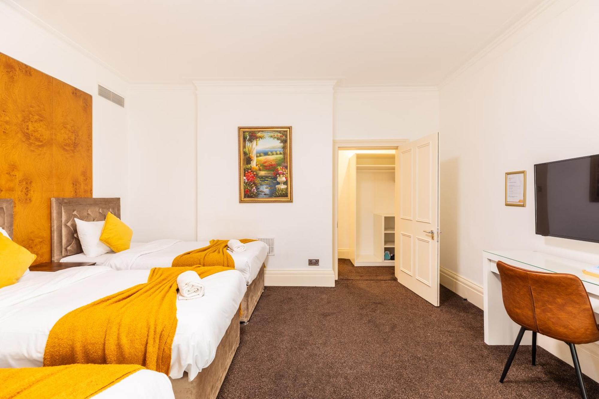 The Chapter - Mayfair Residences Лондон Экстерьер фото