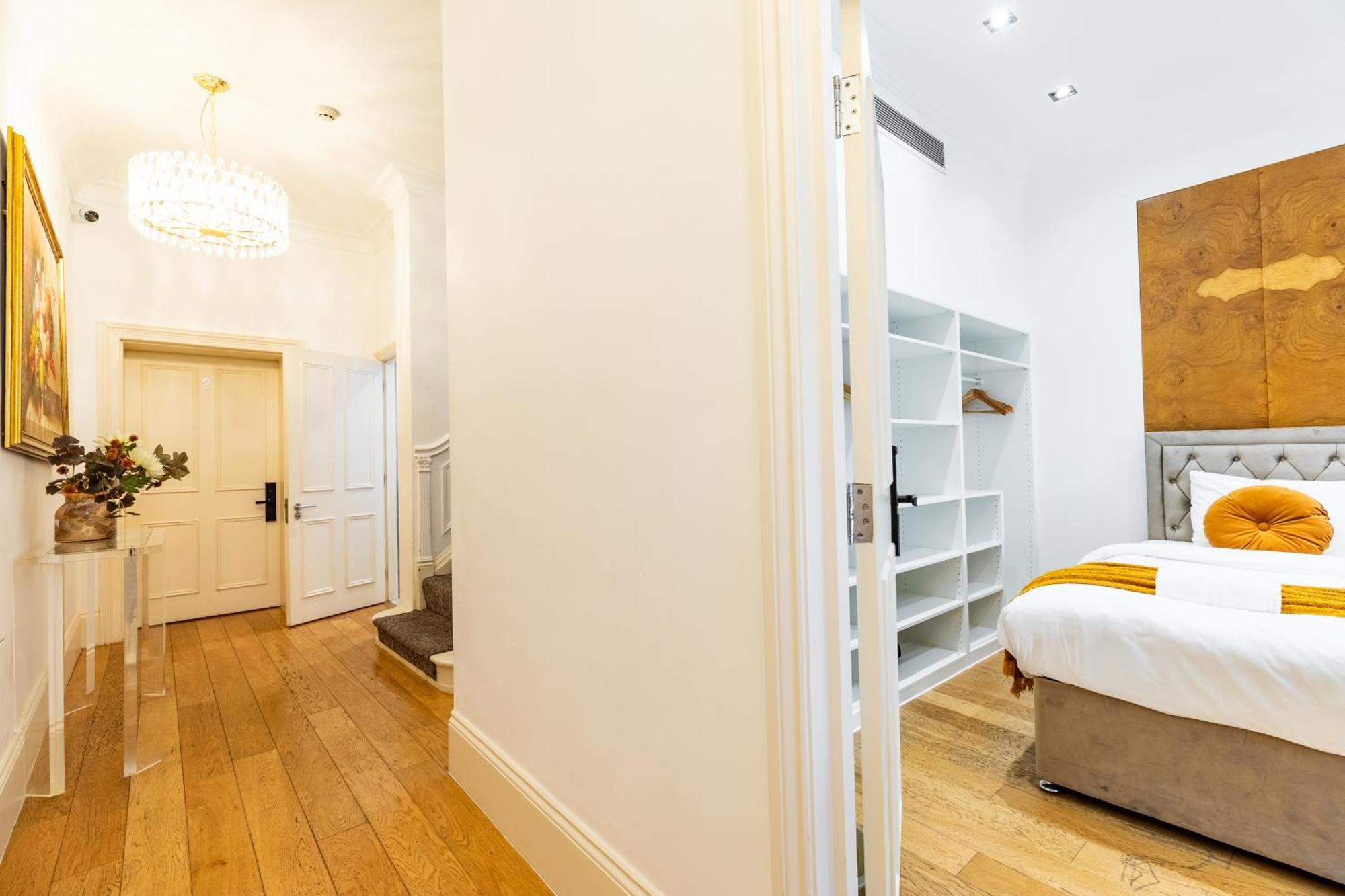 The Chapter - Mayfair Residences Лондон Экстерьер фото